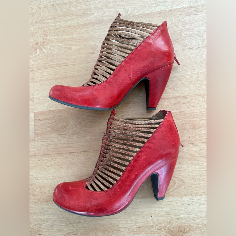 Size 7 Miz Mooz red leather booties